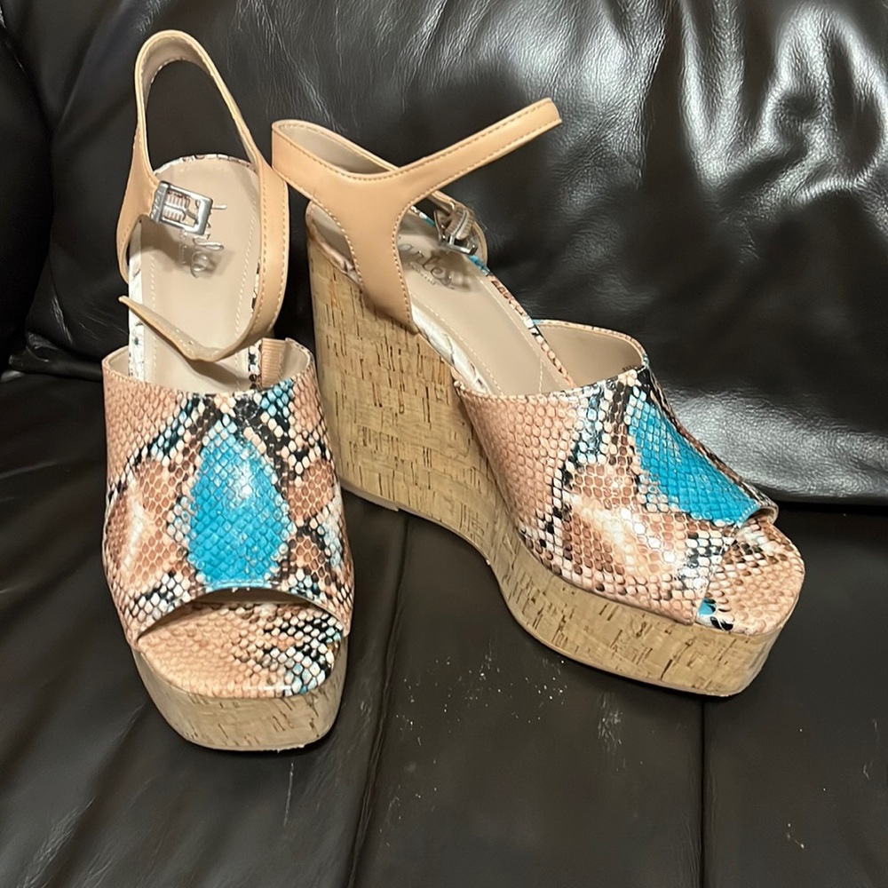 Wedge heels